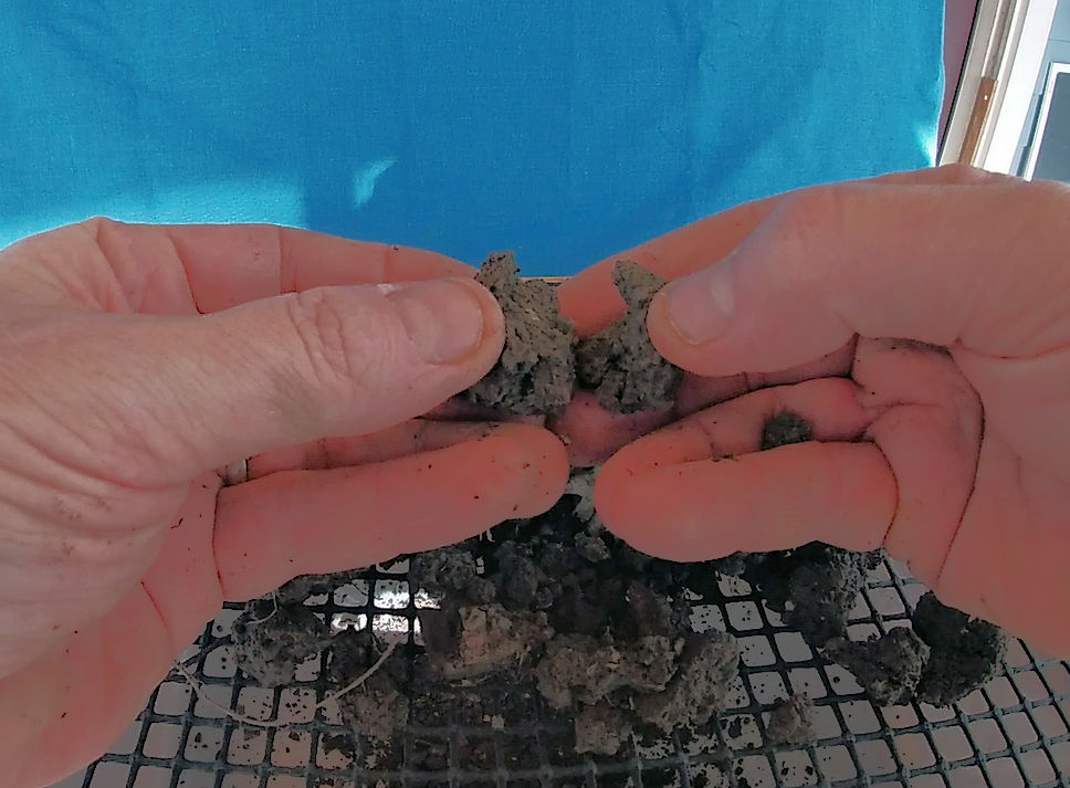 Aggregates hand Breaking bright